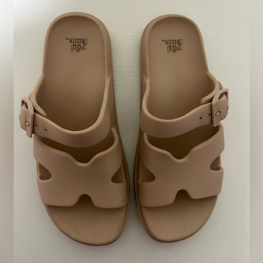Wild Fable Beige Slide Sandals